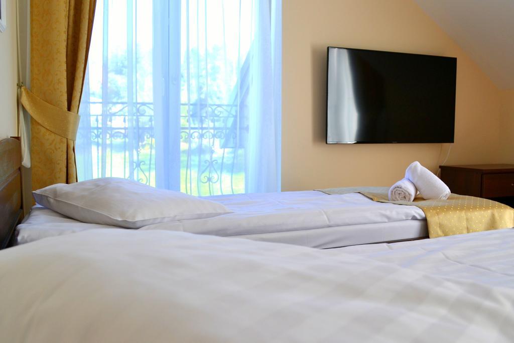- Restauracja Koral Hotel 3*